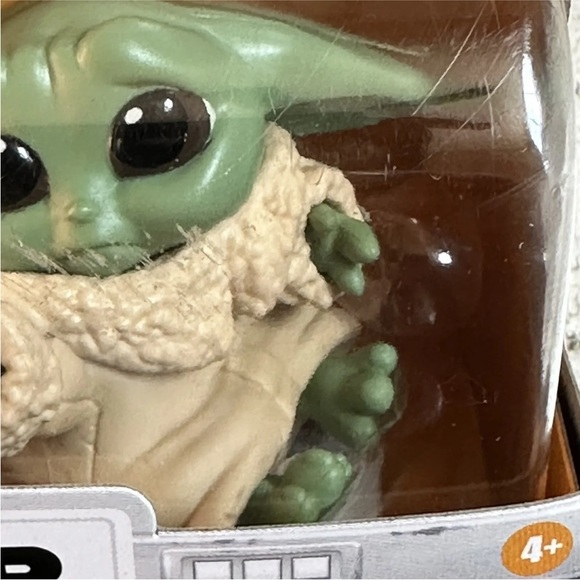 Mandalorian The Child Figure - Picture 7 of 9